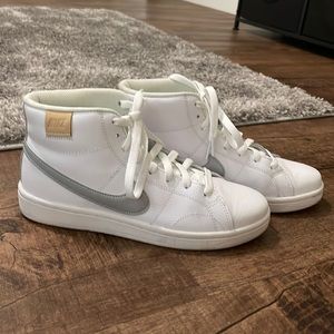 Nike Court Royale High Top